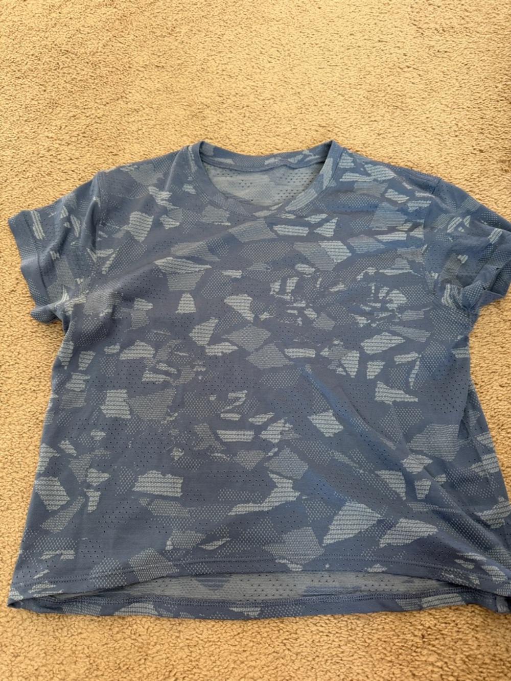 Relaxed swiftly perforated tee!